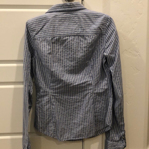 ⚡️SALE⚡️Abercrombie Button Down Top - Picture 4 of 6